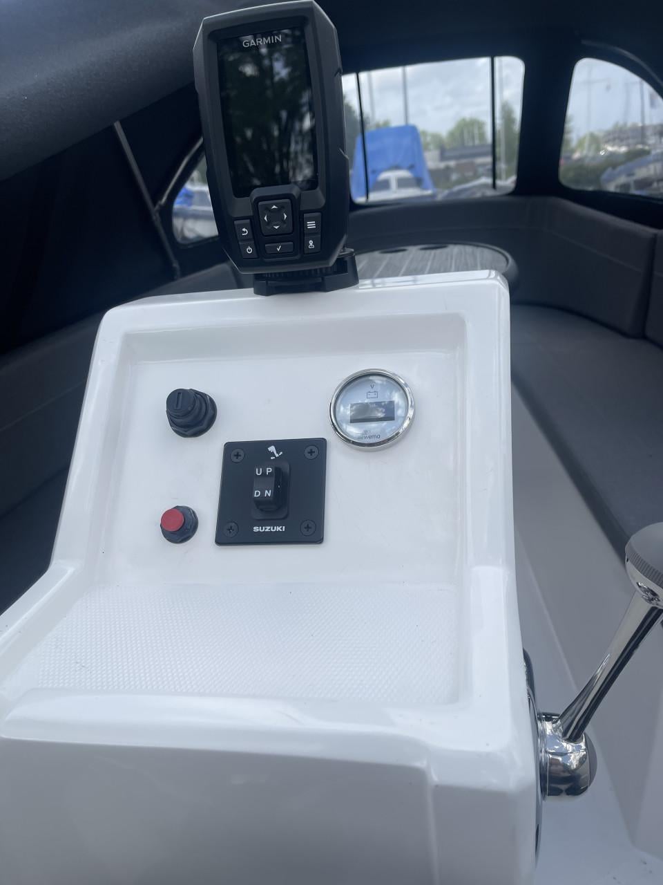 Te koop Flippersloep 485 zo goed als nieuw met Suzuki 15 pk
