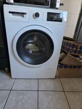 Bosch Serie 4 Iron Assist Eco Silent Drive