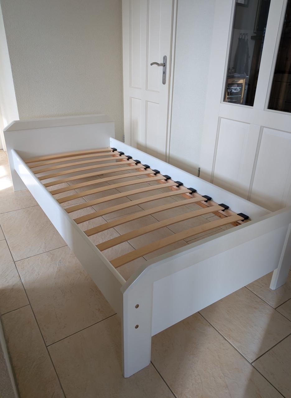 1 Persoons bed (in goede  staat ) 90 x 200