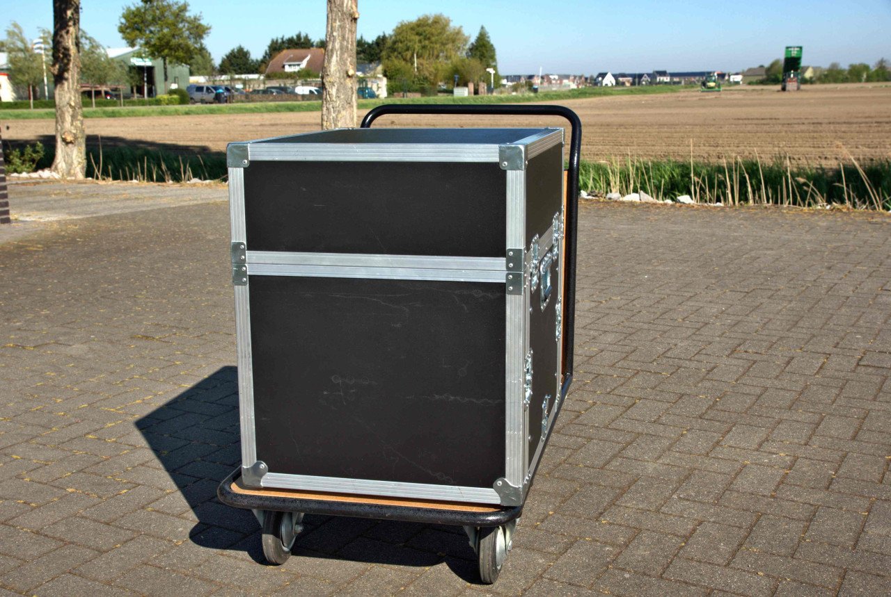 Te koop flightcase 19"  (tape rack)