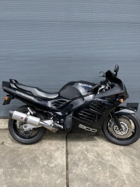 Suzuki rf 900r