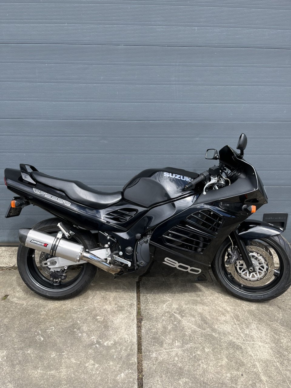 Suzuki rf 900r
