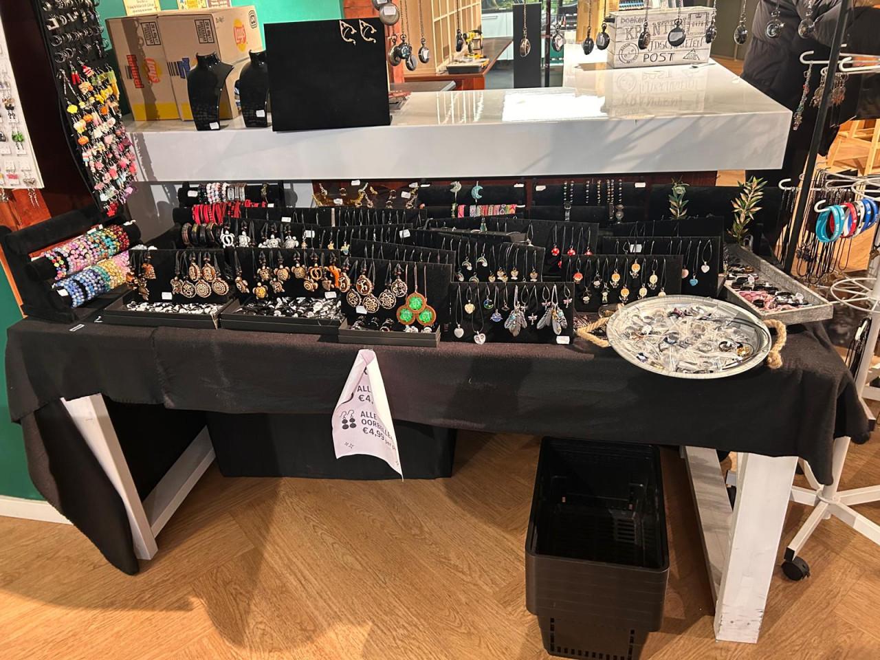 Presentatie tafel sieraden