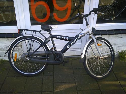 Gebruikte 2 Cycle Nitro Jongensfiets 24" Remnaaf 3 versnellingen