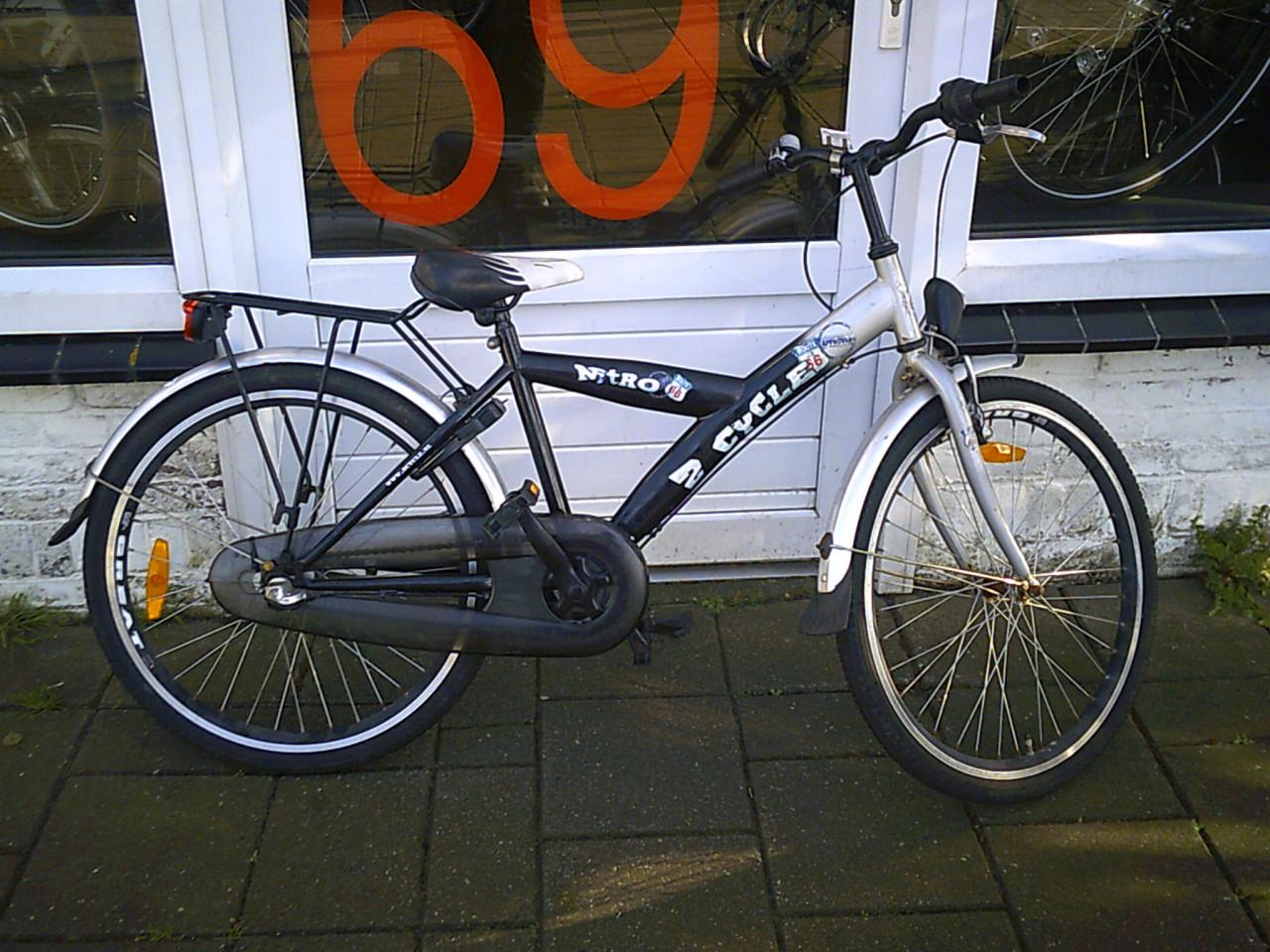 Gebruikte 2 Cycle Nitro Jongensfiets 24" Remnaaf 3 versnellingen