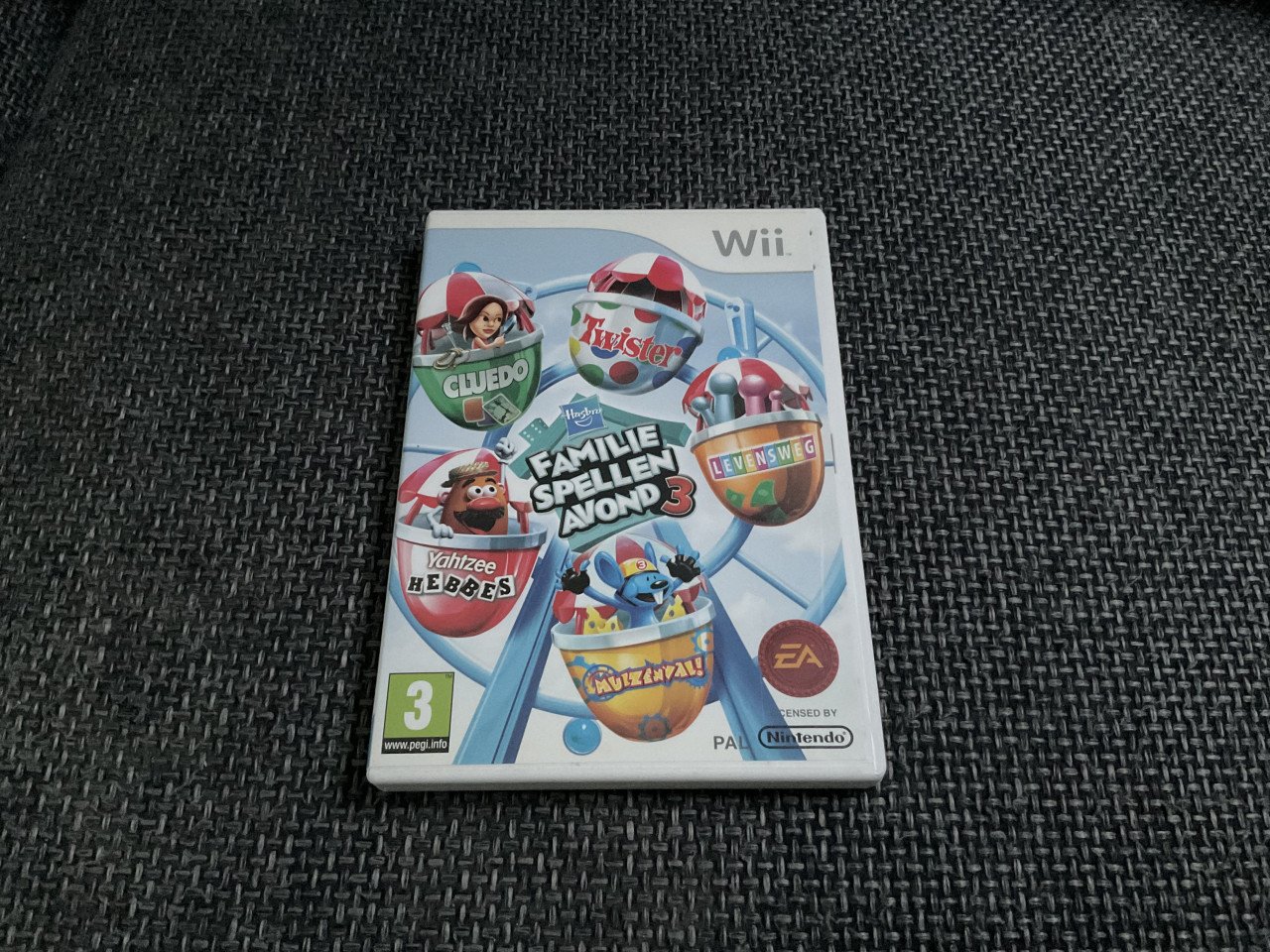 Nintendo Wii + toebehoren en spellen.
