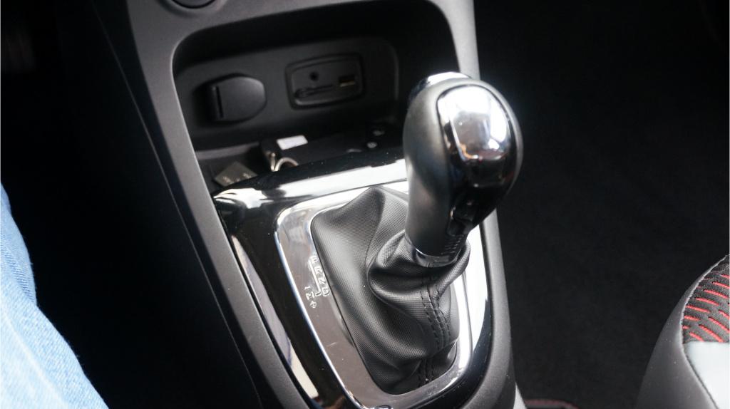 Renault Captur 1.2 tce helly hansen rijklaar incl garantie