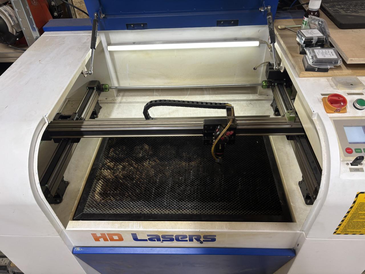 HD Lasers 60w CO2 laser + aansturingslaptop en software