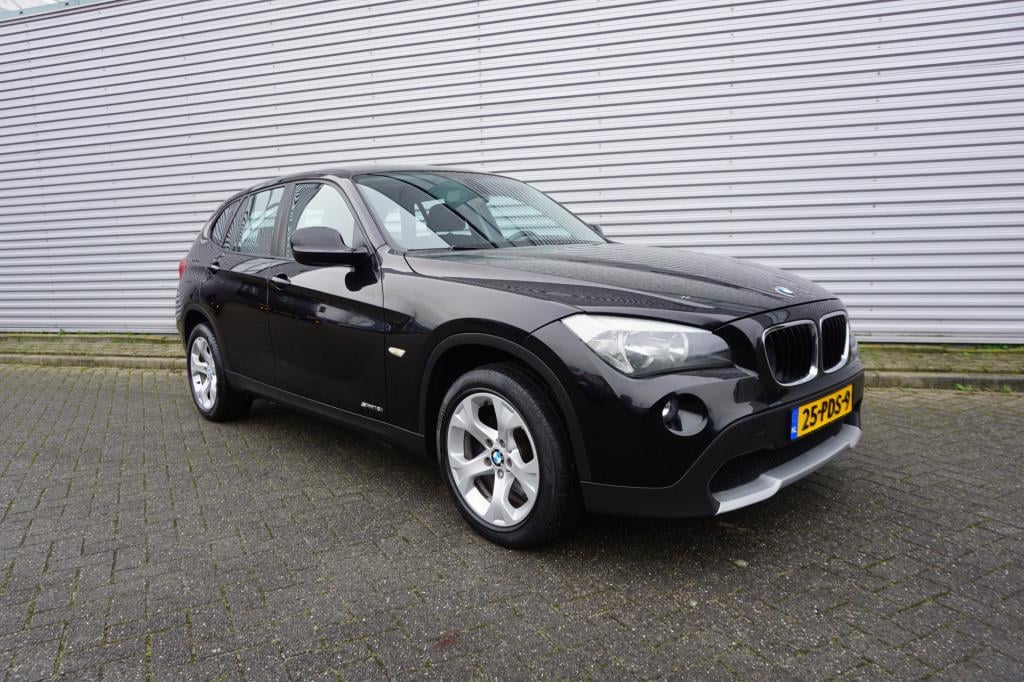 BMW X1 sdrive18i executive airco / navi / cruise / parkeers. / elektr. rame