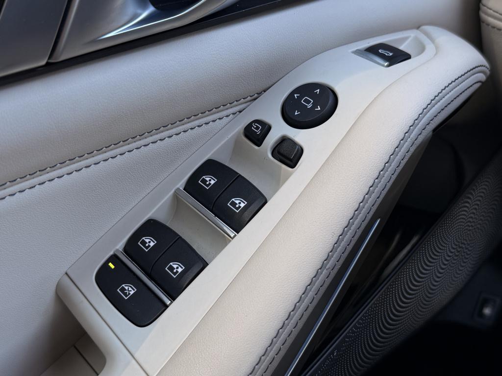 BMW X5 xdrive45e m-sport individual | b&o | sky lounge | luchtvering | mass