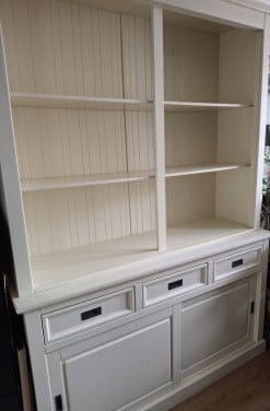 Kast met veel bergruimte