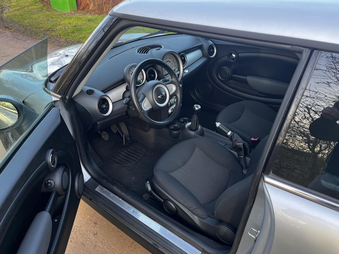 Mini Cooper 1.6 | 138.478 km | 2006 |  Volledig onderhouden