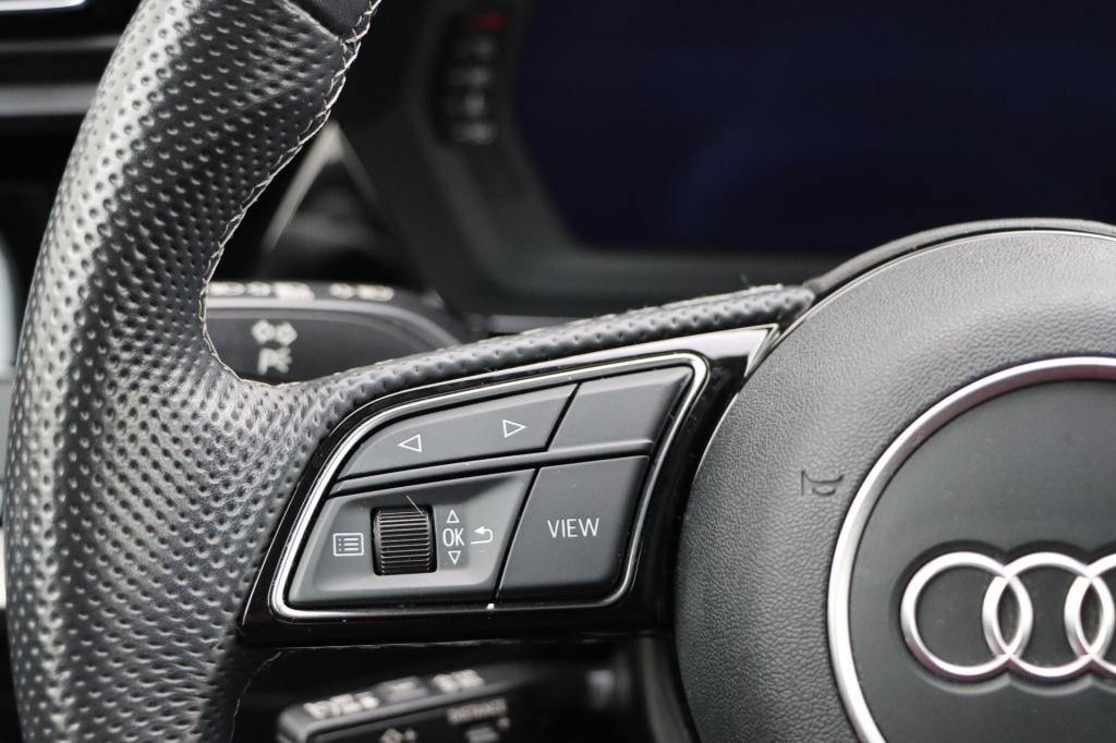 Audi A3 limousine 35 tfsi s edition 150pk carplay | camera | parkassist | a