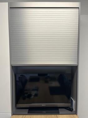 Kast met rolluik, geschikt voor tv, pc