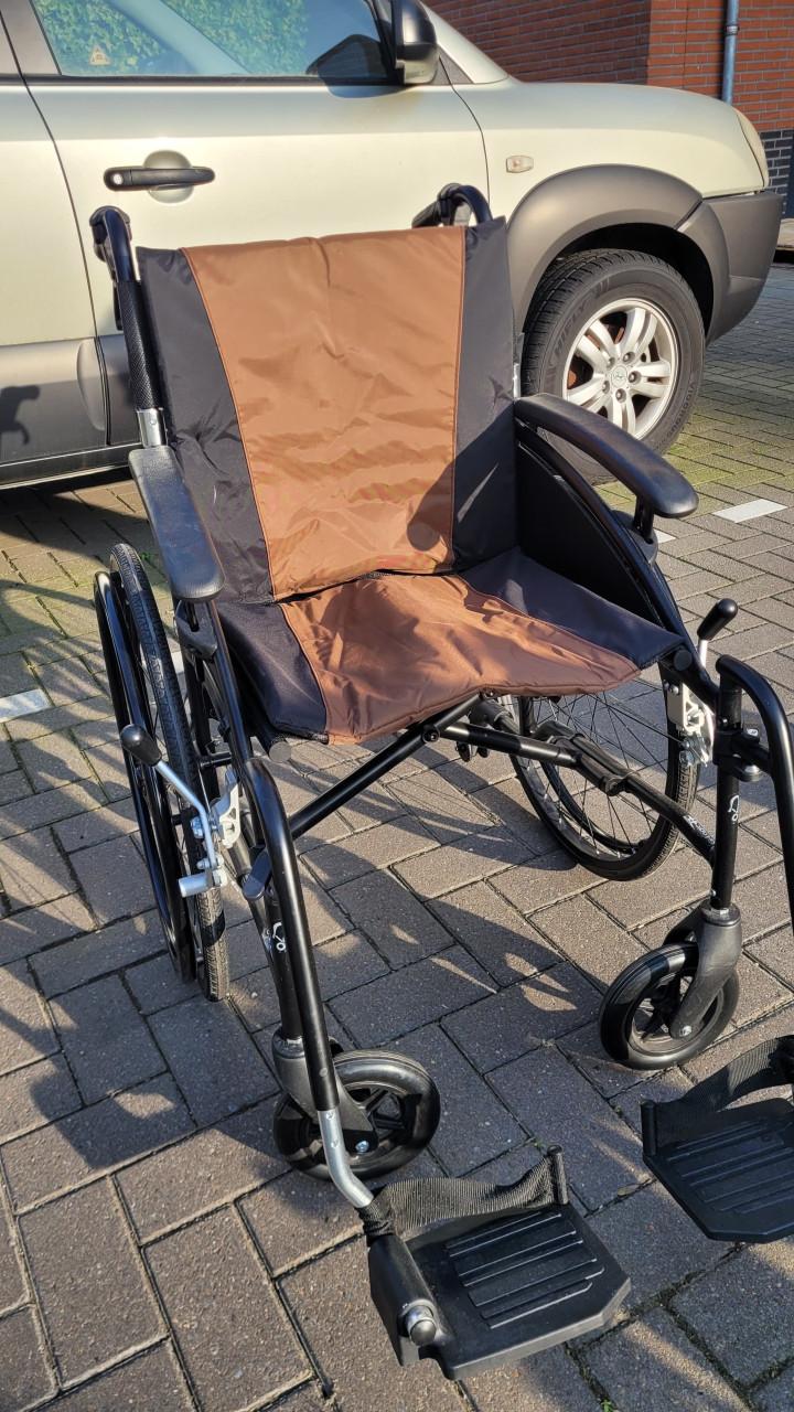 Inklapbare rolstoel
