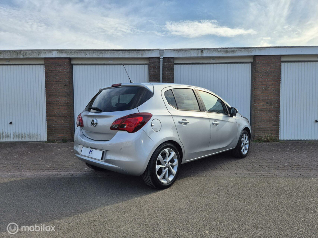Opel Corsa 1.4 volautomaat / stuur- & stoelverwarming / camera
