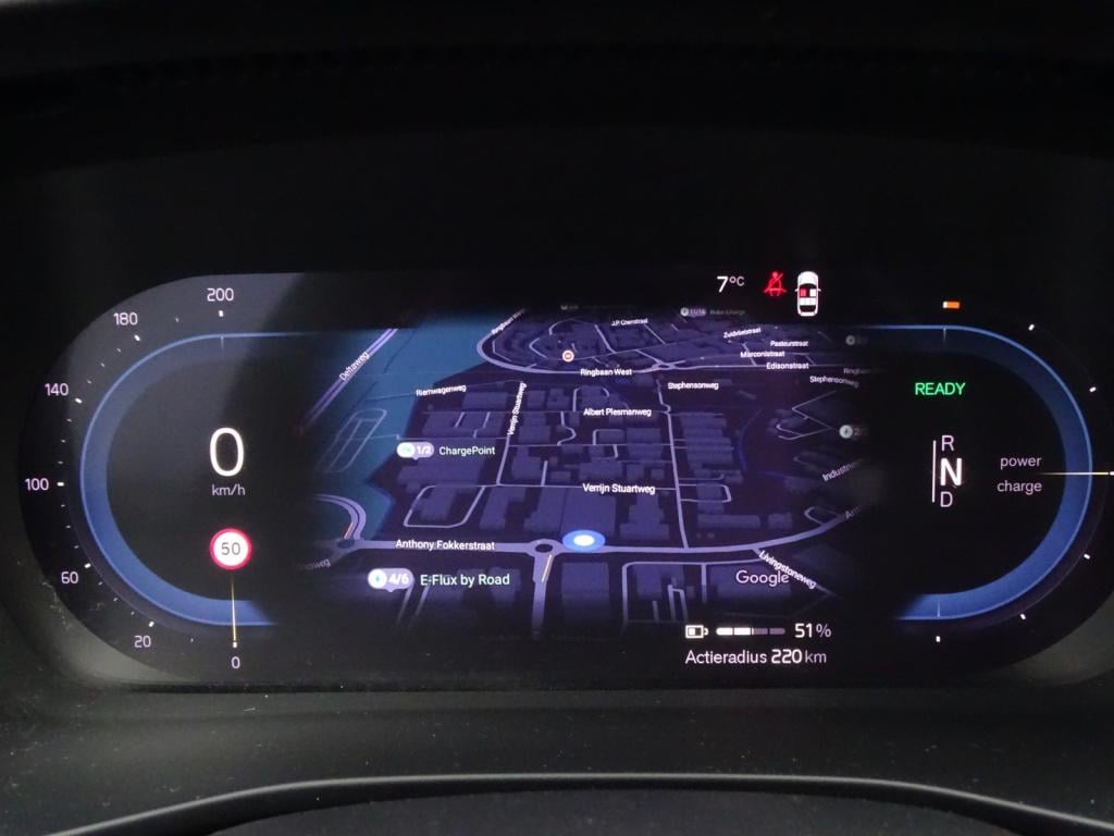 Volvo XC40 recharge p8 awd r-design