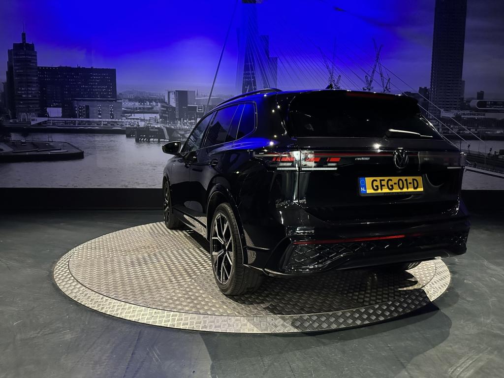 Volkswagen Tiguan 1.5 etsi r-line business *standkachel*pano*trekhaak*harma