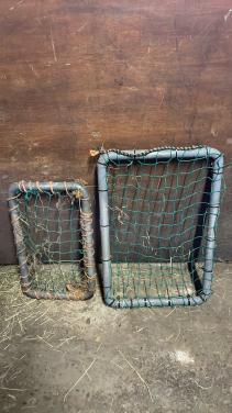 Slowfeeder frame voor hooibak