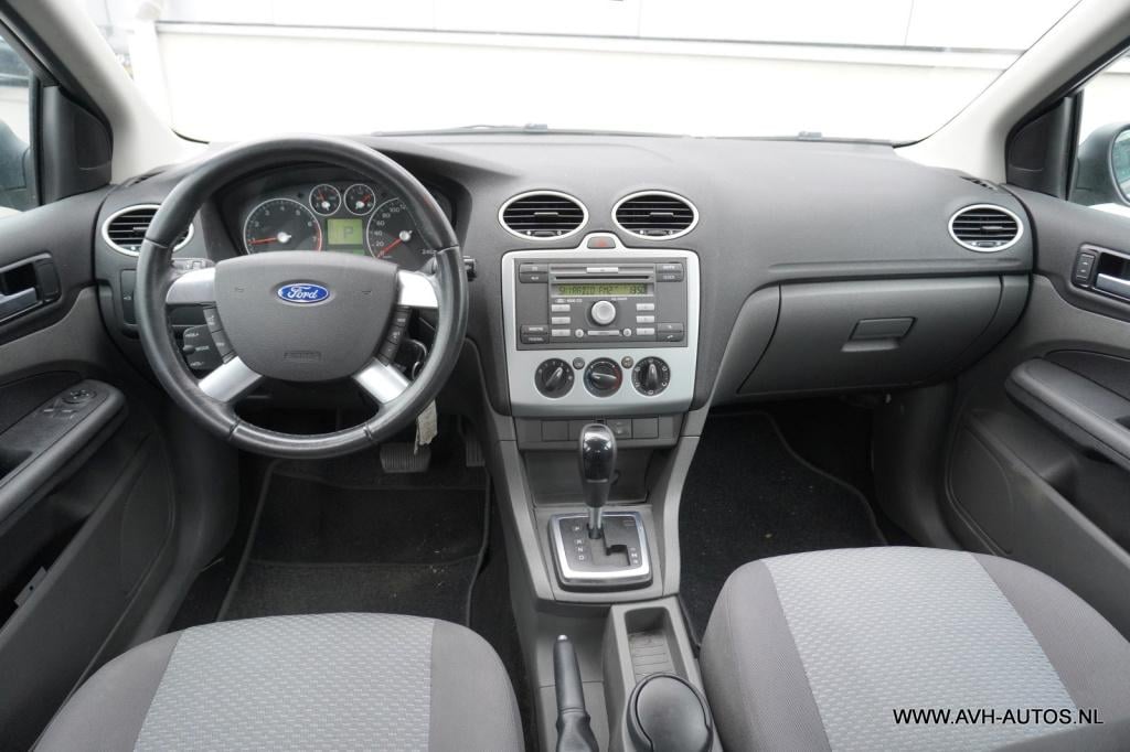 Ford Focus 1.6-16v trend automaat