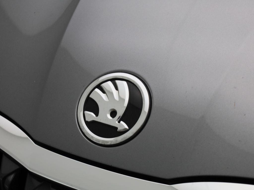 Skoda Octavia combi 1.5 e-tsi business edition plus | automaat | navigatie 