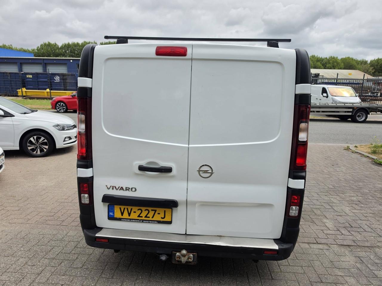 🚐 Opel Vivaro 1.6 Turbo – 3 zitplaatsen  – Trekhaak Bouwjaar: 2016
