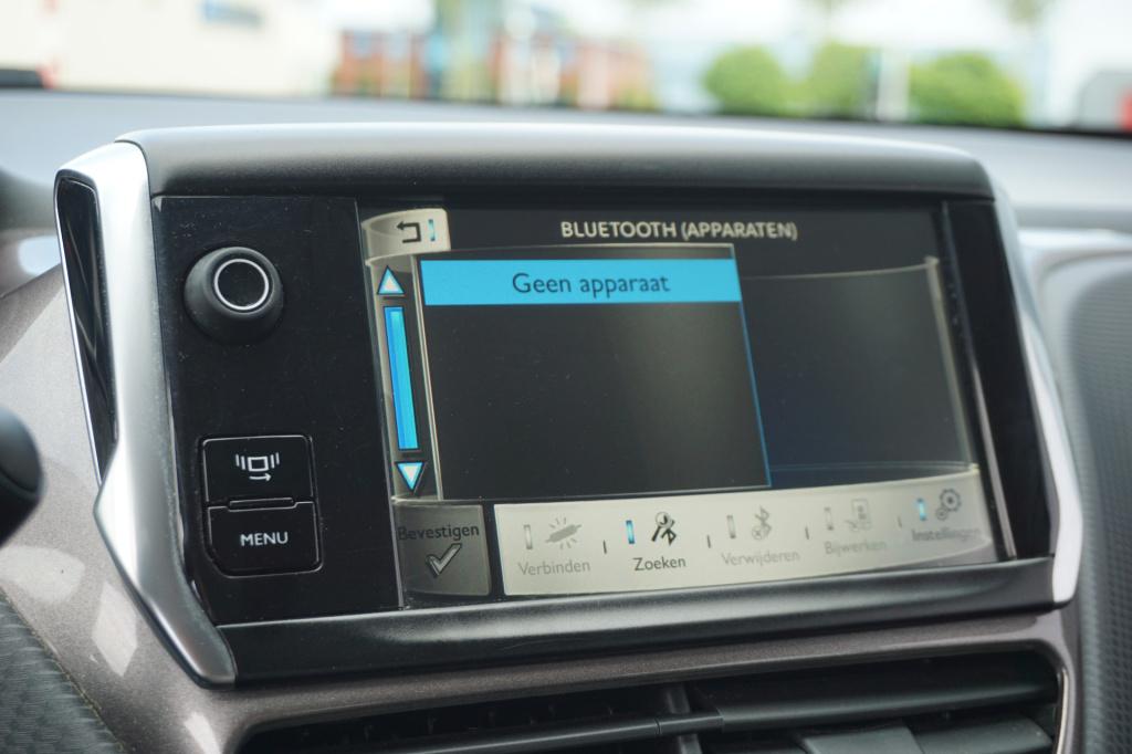 Peugeot 2008 1.2 vti active airco / navi / cruise / elektr. ramen / trekhaa