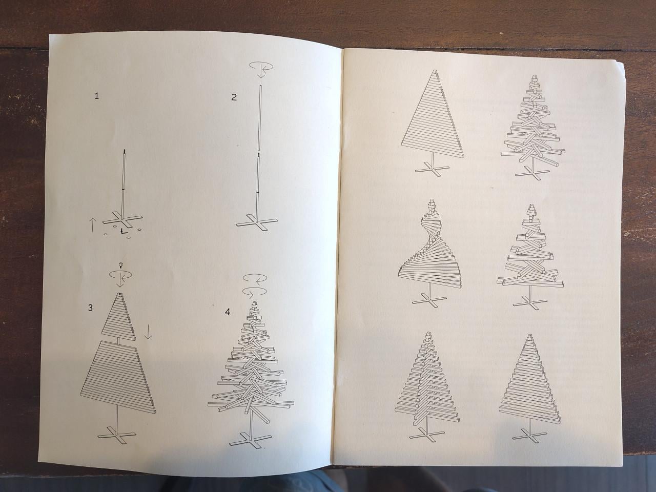 Houten Kerstboom "Yelka"  150cm ( online niet meer verkrijgbaar)