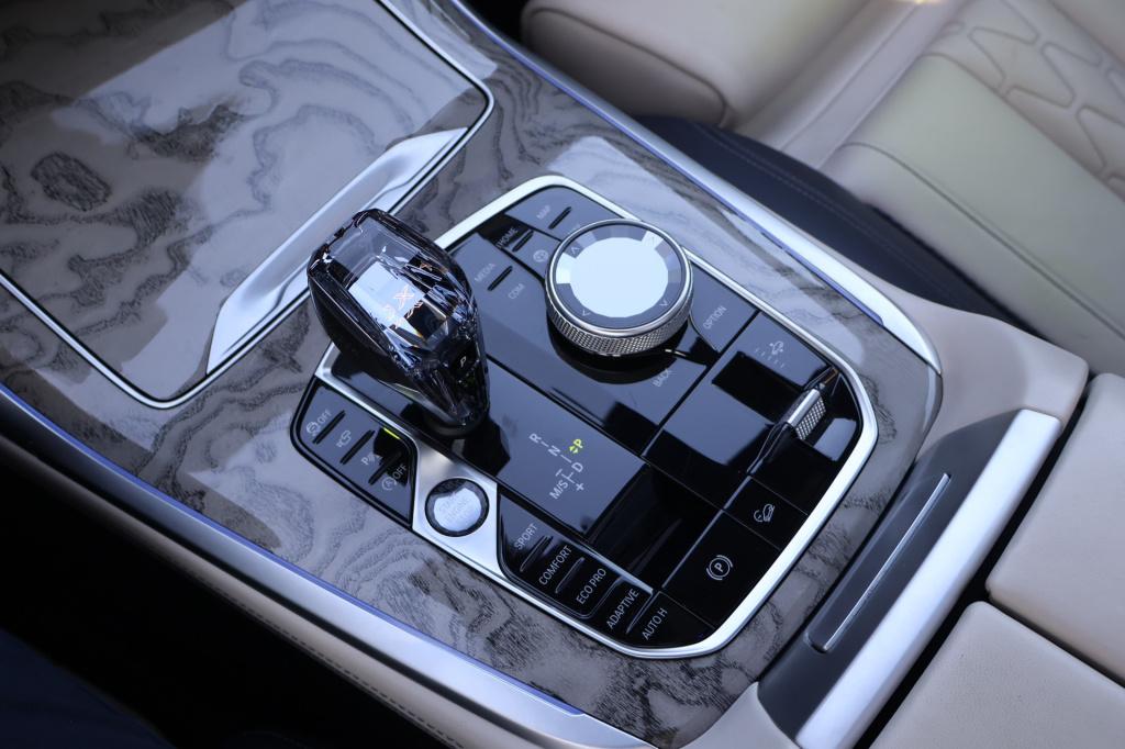 BMW X7 xdrive40i 6p. l 340 pk l panodak skylounge l laser l head-up l 3500 