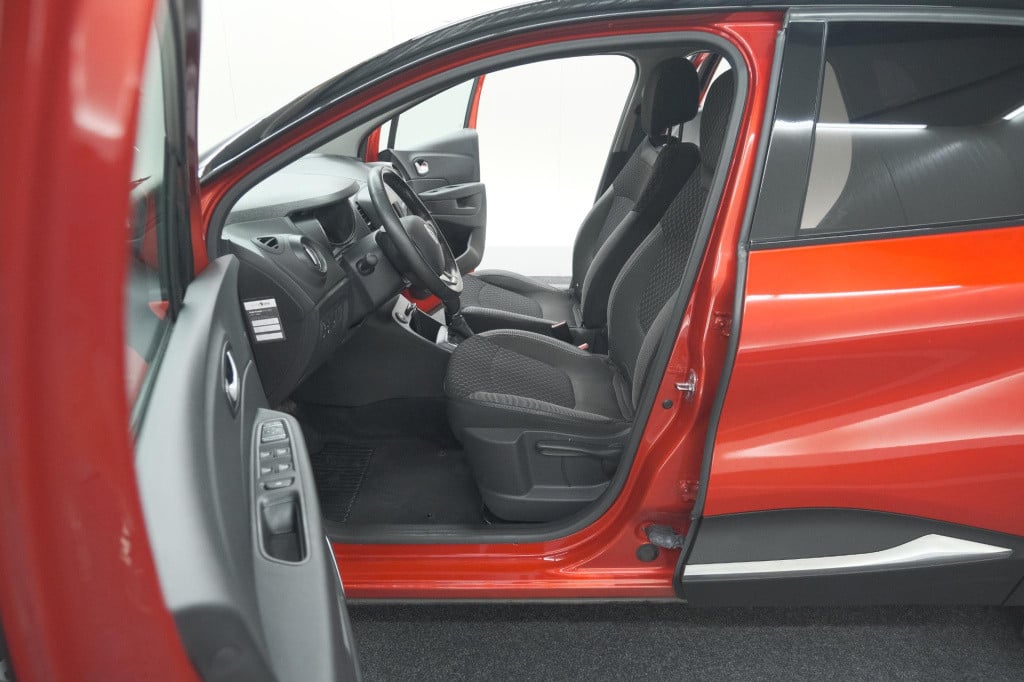 Renault Captur tce 120 edc intens | trekhaak | camera | navigatie | parkeer