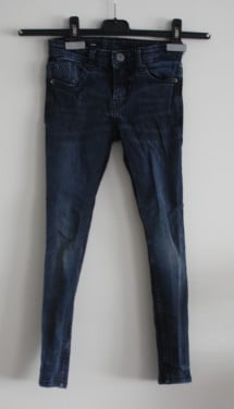 Donker blauwe jeans maat 122-128
