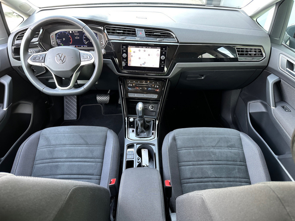 Volkswagen Touran 1.5 tsi 150pk dsg r-line highline | led | trekhaak | dode
