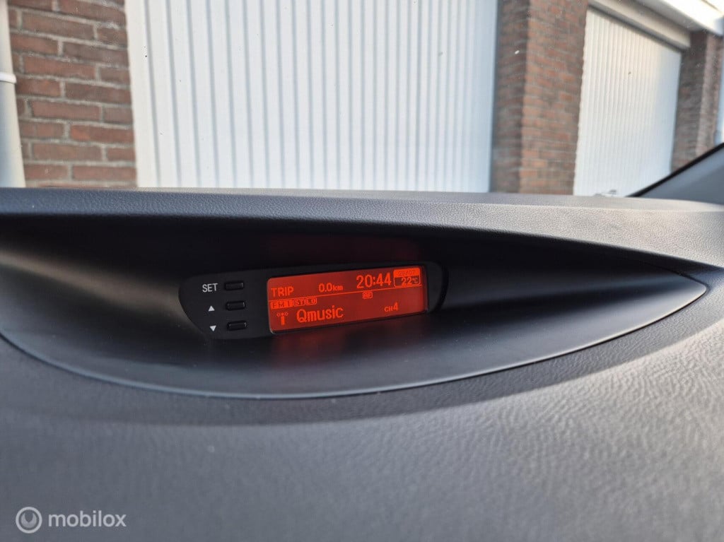 Hyundai I 20 1.2i dynamicversion / 5-deurs / dealeronderhouden/ airco / par