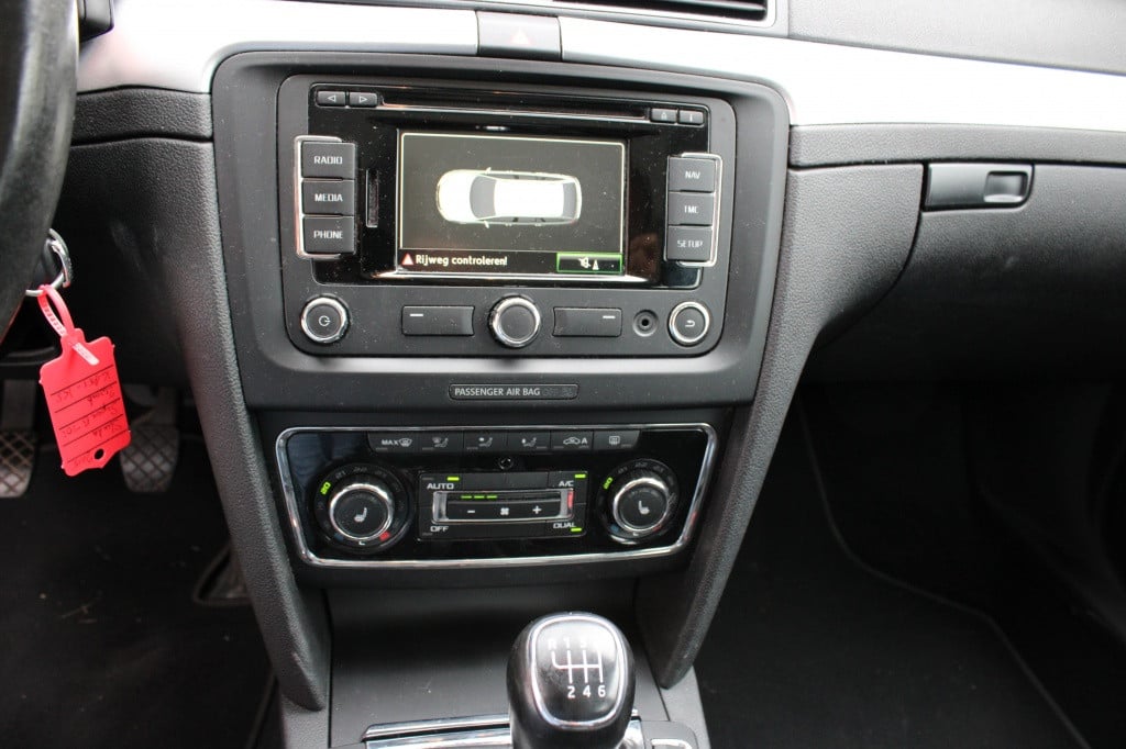 Skoda Superb combi 1.6 tdi champs elys.