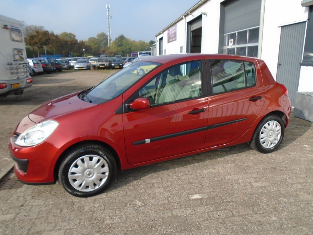 Renault Clio 1.4-16v team spirit