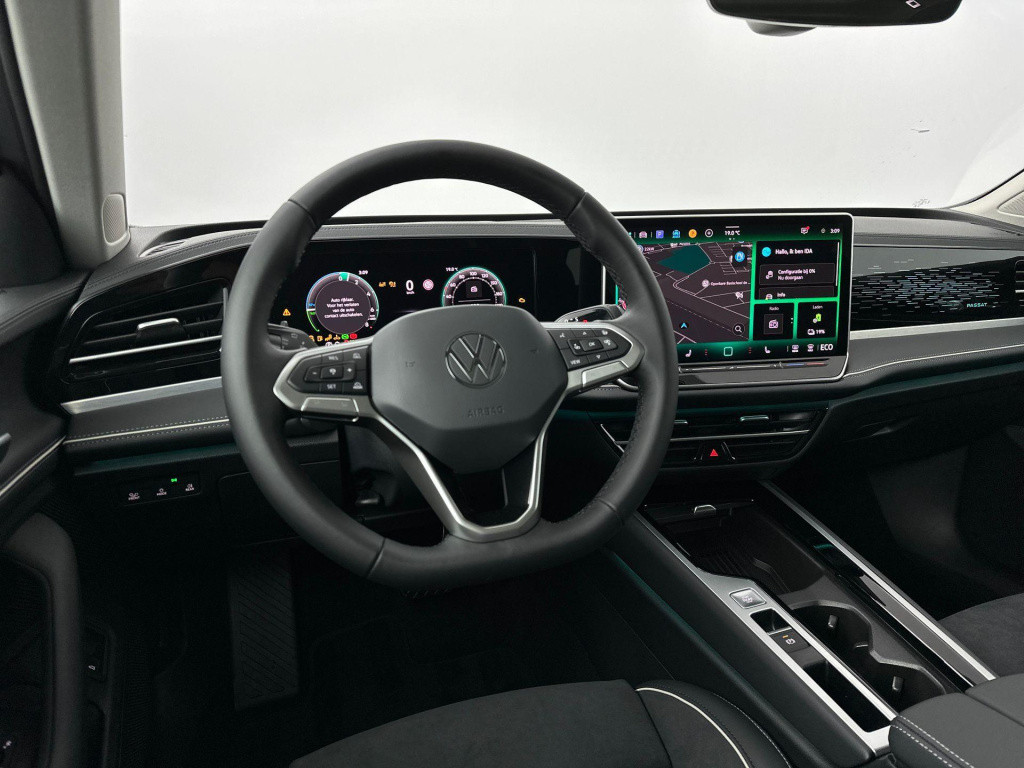 Volkswagen Passat variant elegance business 1.5 ehybrid 150 kw / 204 pk var
