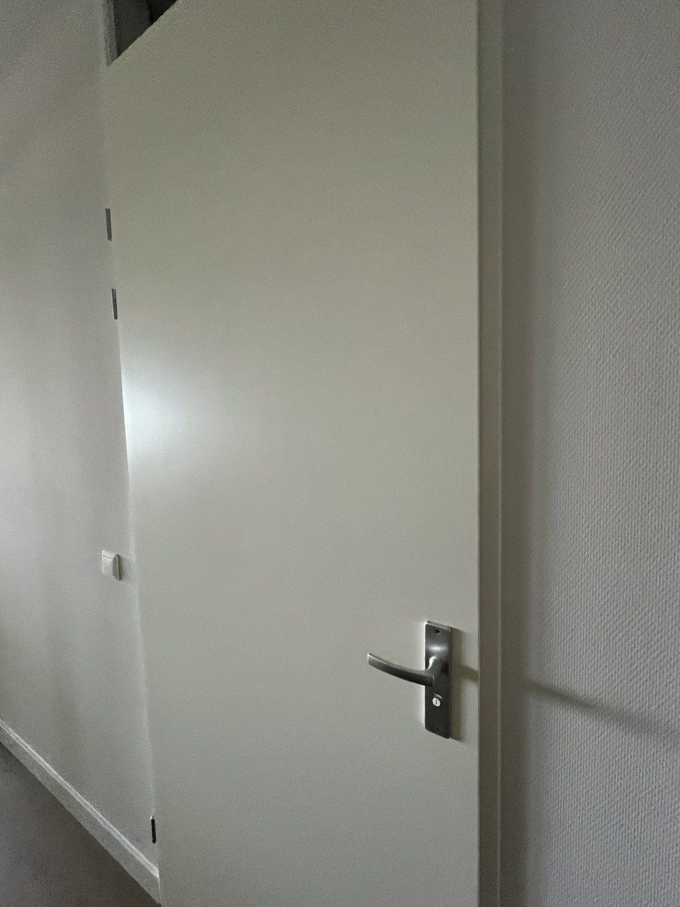 Te koop: 6 opdekdeuren met deurbeslag. .zelf demonteren en vervoeren