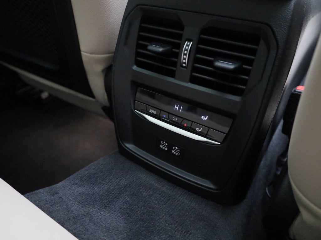 BMW 3-serie touring 318i business edition plus | automaat | lmv | panorama 