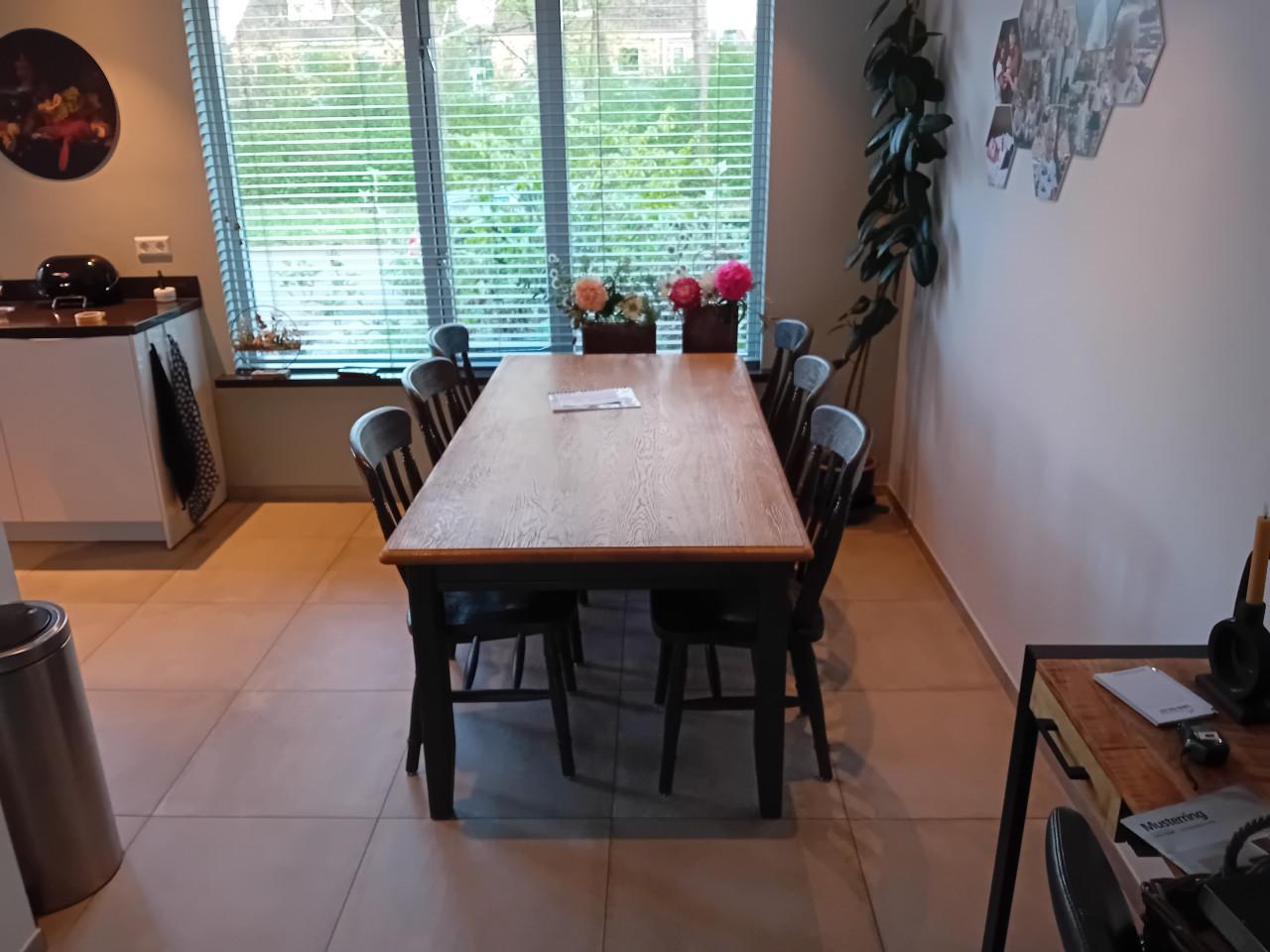 Eettafel en 6 stoelen