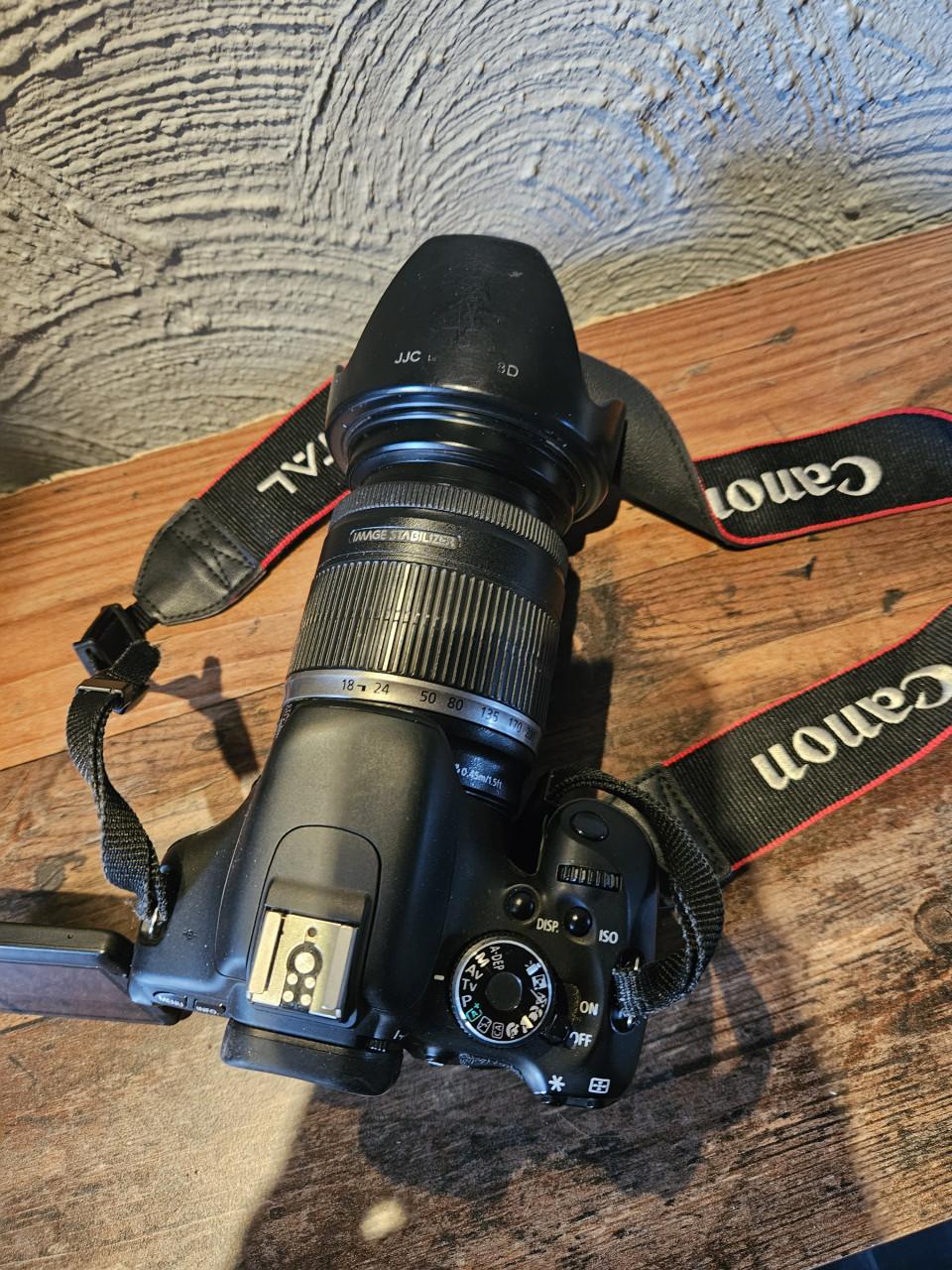 Canon EOS 600D spiegelreflexcamera met 18-200 mm lens