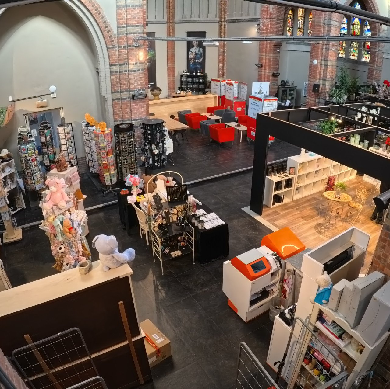 Winkel- & kantoorruimte te huur in de iconische Cuyperskerk – Sas van Gent