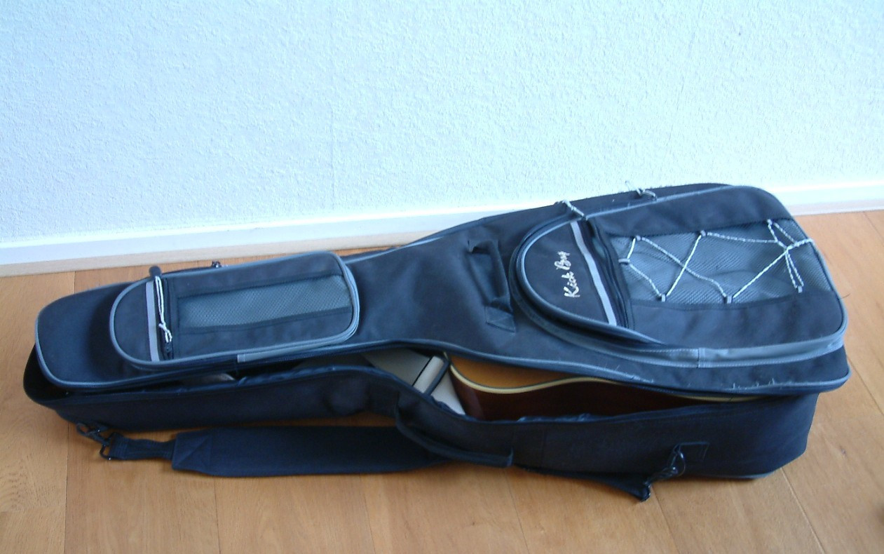 Western Vanderson gitaar met goede rugtas  zo goed als nieuw gitaar