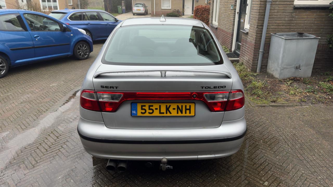 Seat Toledo 2.3 VR5 125KW 2003 Grijs