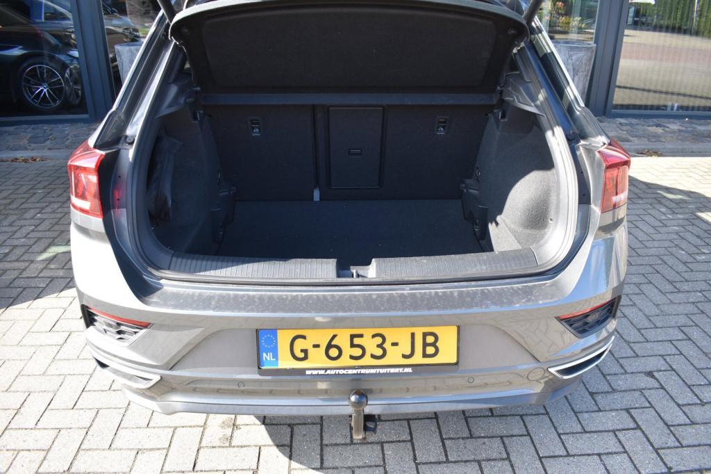 Volkswagen T-roc 1.5 tsi r-line | pano | trekhaak | camera | beats | nap | 