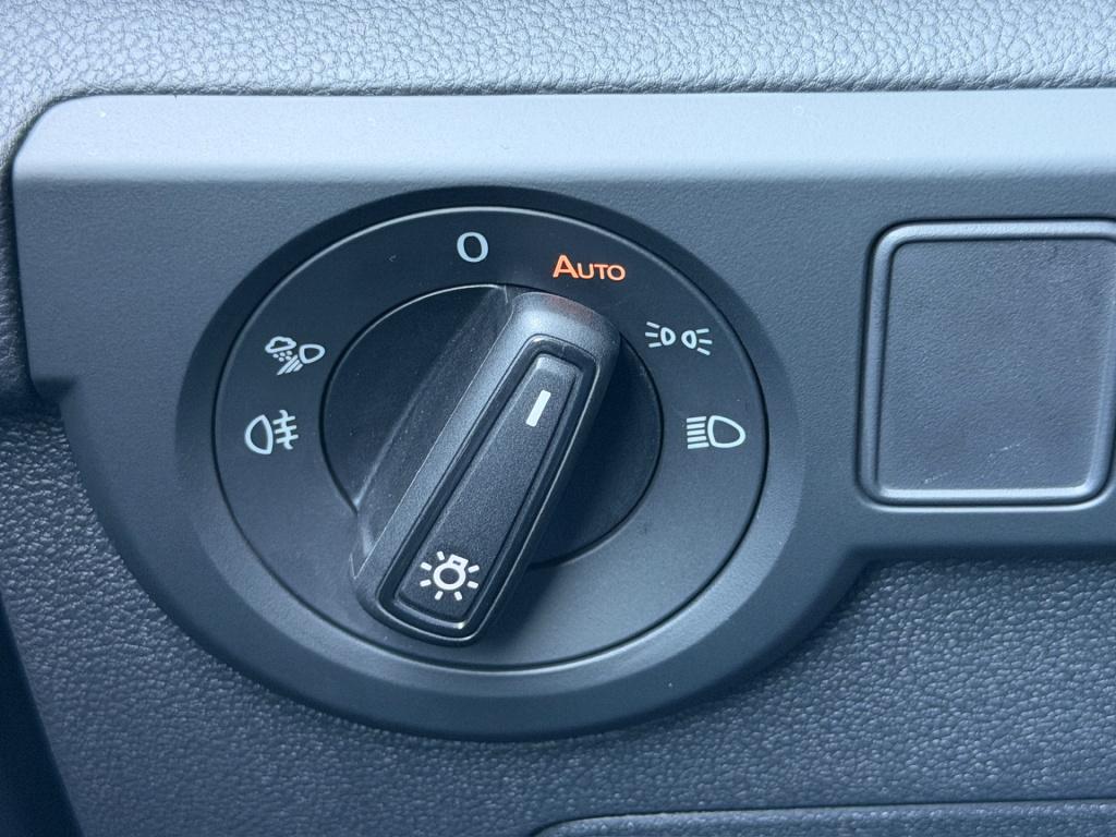 Volkswagen T-cross 1.5 tsi 150pk dsg r-line | camera | trekhaak | navi | iq
