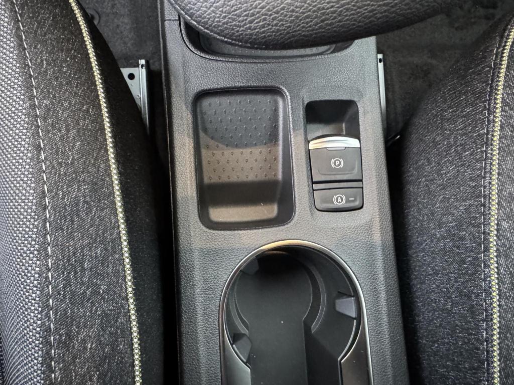 Mitsubishi Grandis 1.8 hev first edition