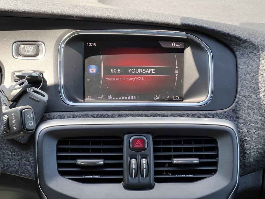 Volvo V40 t4 190pk r-design business| panodak| trekhaak| camera| leder