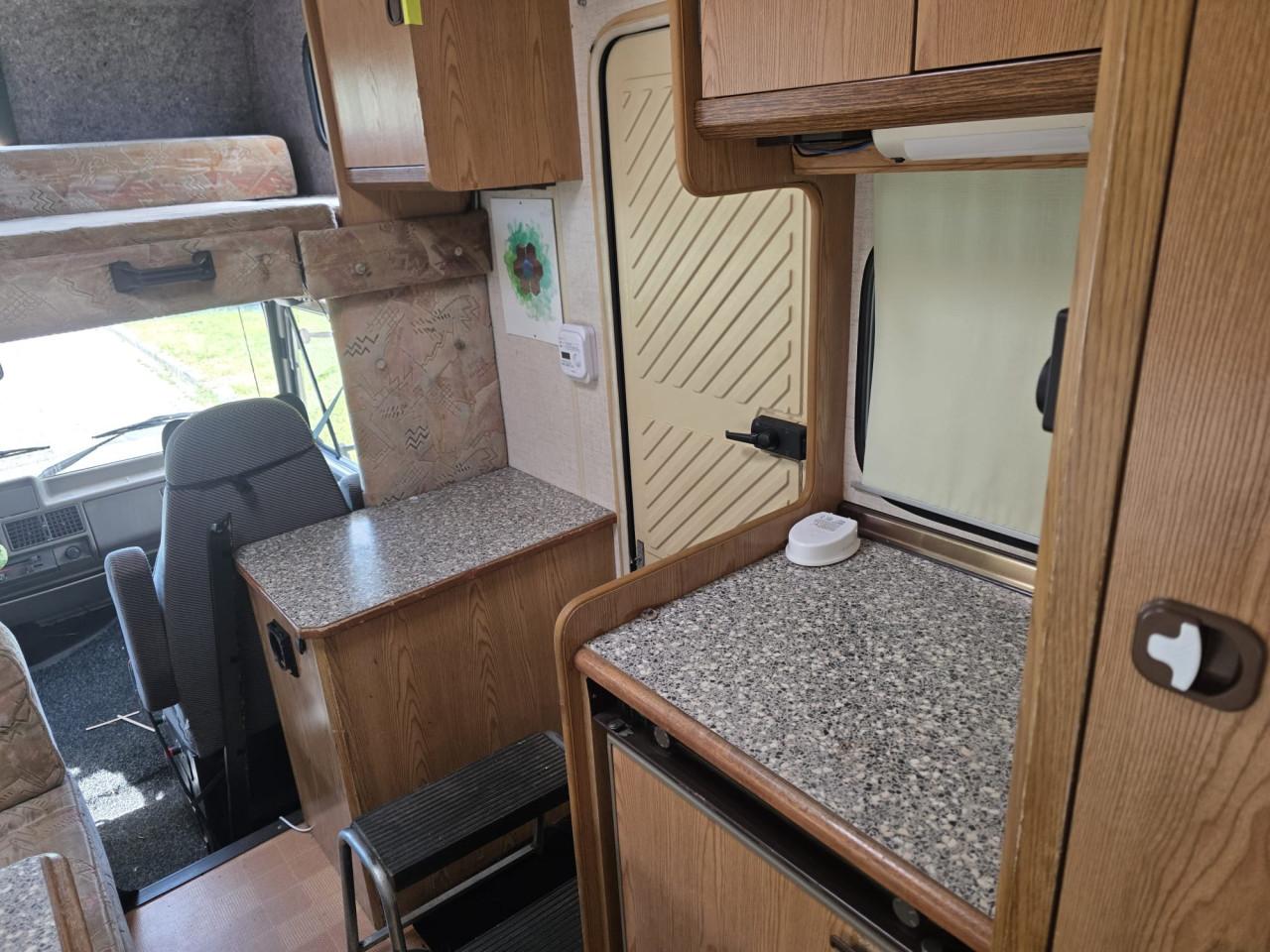 TE KOOP CAMPER PEUGEOT 208L BURSTNER