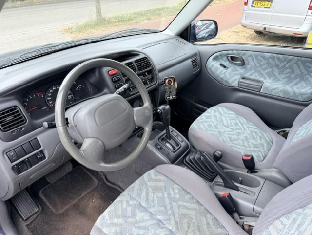 Suzuki Grand Vitara 2.0 metal top