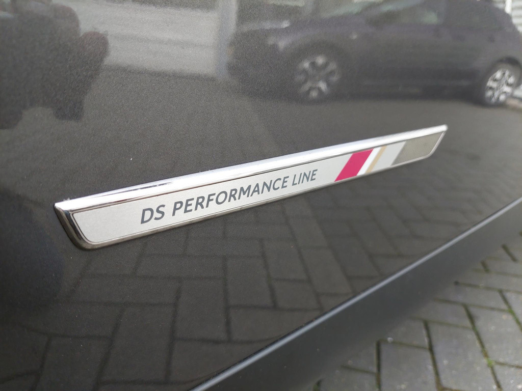 Ds Ds 3 crossback 100 performance line navi/cam/keyless